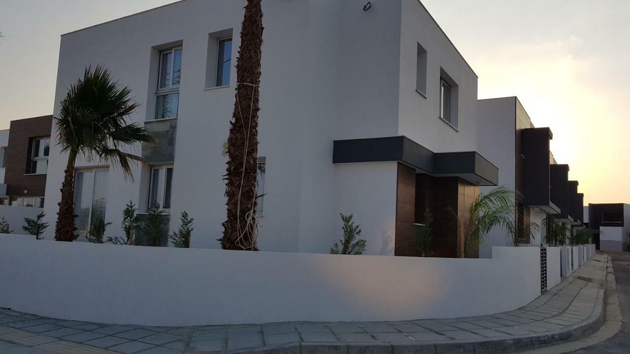 Mobina Villas Larnaca Exterior foto